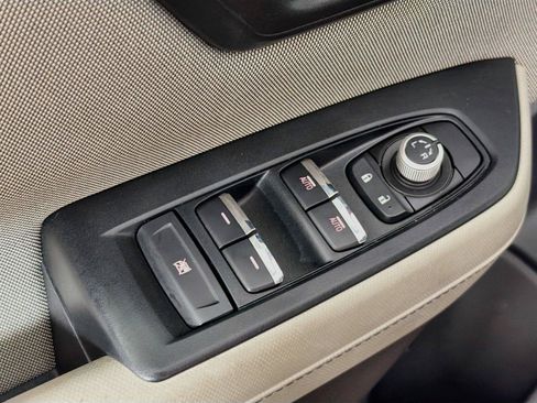 Used 2025 Subaru Forester Premium AWD/4WD image 24
