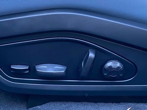 Used 2022 Audi e-tron GT Prestige w/ Prestige Package image 15