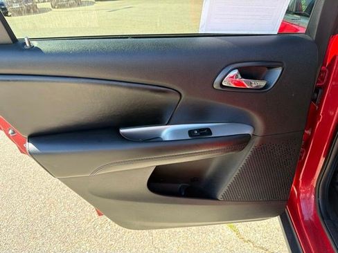 Used 2018 Dodge Journey SXT w/ Blacktop Package AWD/4WD image 14