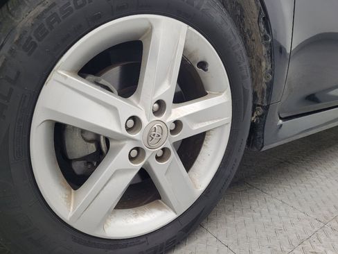 Used 2014 Toyota Camry SE image 31