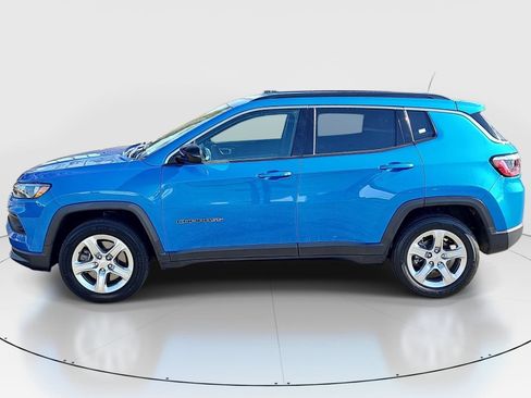 Used 2023 Jeep Compass Latitude AWD/4WD image 8