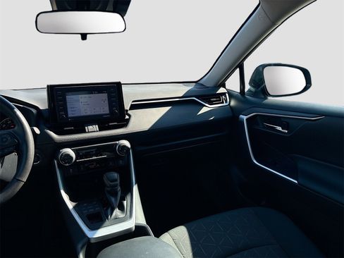 Used 2022 Toyota RAV4 XLE image 24