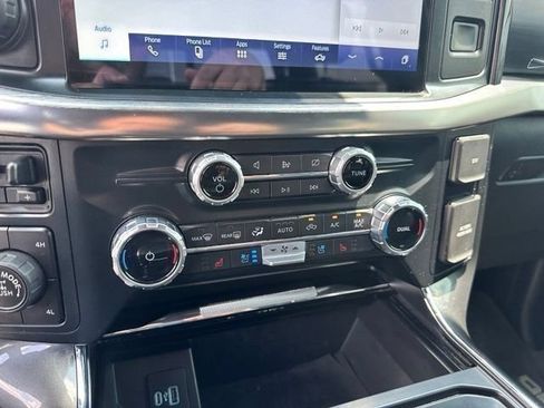 Used 2022 Ford F150 Lariat AWD/4WD image 39