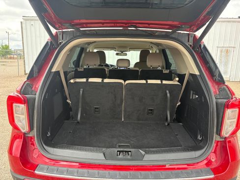 Used 2023 Ford Explorer Limited image 11