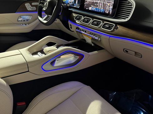 New 2026 Mercedes-Benz GLS 580 4MATIC image 27