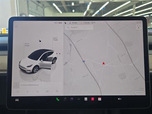 Used 2023 Tesla Model Y AWD image 4