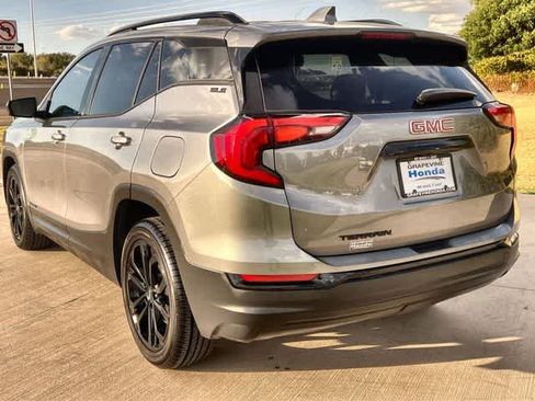 Used 2020 GMC Terrain SLE w/ Driver Convenience Package FWD image 5