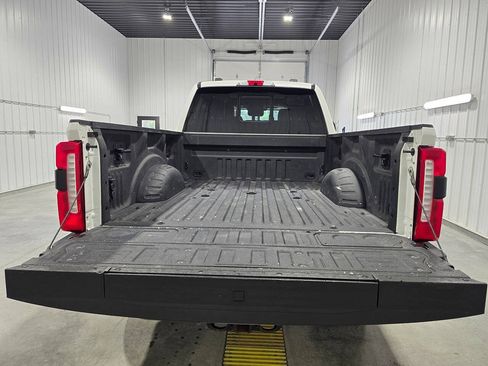Used 2023 Ford F250 Lariat w/ Lariat Ultimate Package AWD/4WD image 18