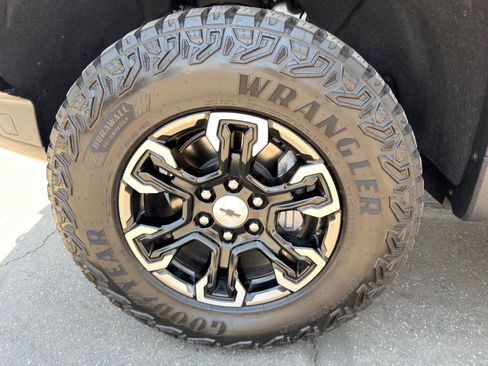 Used 2024 Chevrolet Silverado 1500 ZR2 w/ Technology Package AWD/4WD image 47