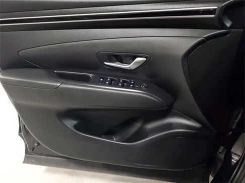 Used 2022 Hyundai Tucson SE image 20