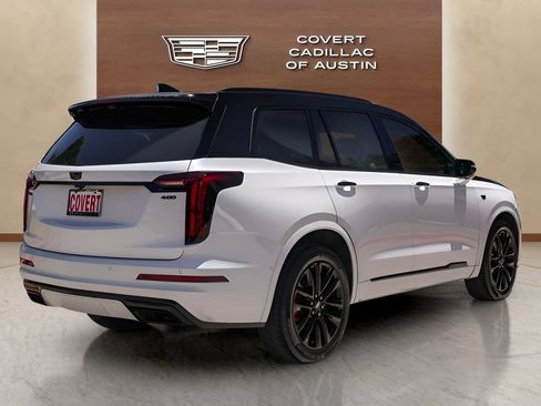 Used 2021 Cadillac XT6 Premium Luxury FWD image 4