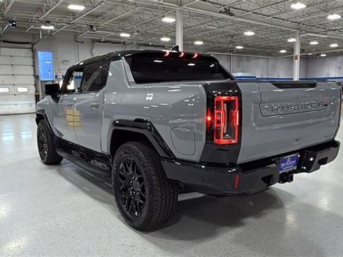 Used 2025 GMC Hummer EV 2X image 6
