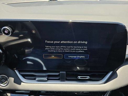 New 2026 Chevrolet Equinox LT w/ Safety and Technology Package FWD image 29