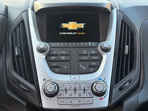 Used 2017 Chevrolet Equinox LT AWD/4WD image 26