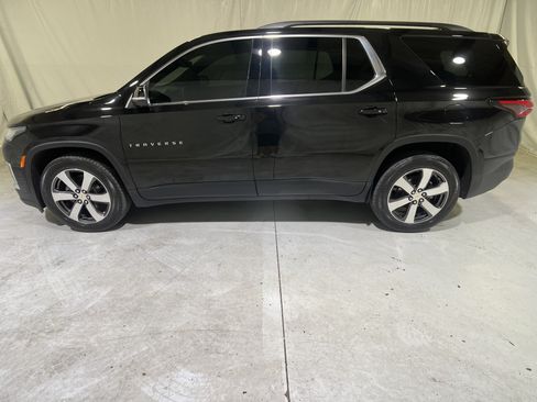 Used 2023 Chevrolet Traverse LT w/ LT Premium Package AWD/4WD image 7