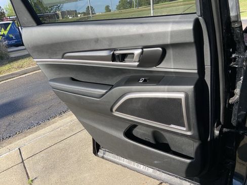 Used 2025 Kia Telluride S image 52