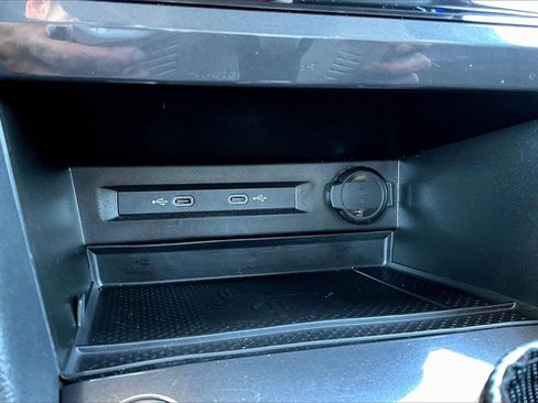 Used 2023 Volkswagen Tiguan SE R-Line image 16