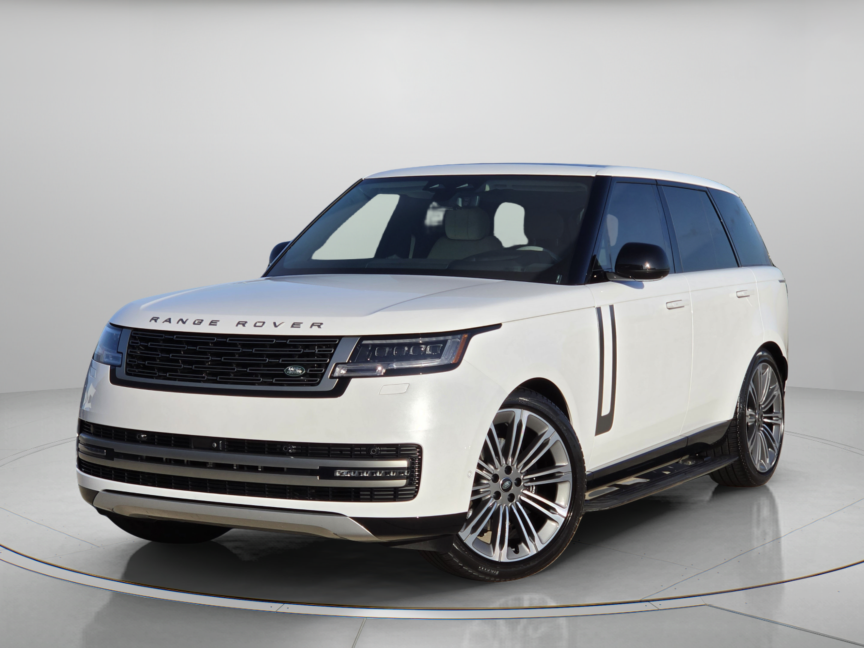 Used 2024 Land Rover Range Rover SE AWD/4WD image 1