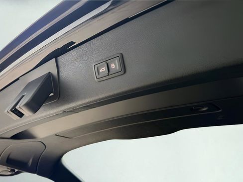 Used 2017 Audi Q3 2.0T Prestige w/ Prestige Package image 24