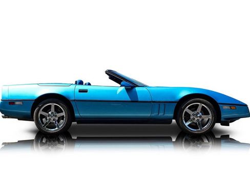 Used 1988 Chevrolet Corvette Convertible RWD image 2