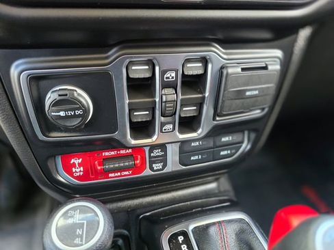 Used 2021 Jeep Gladiator Rubicon w/ Cold Weather Group image 27