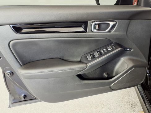 Used 2022 Honda Civic Touring image 15
