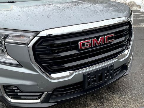 Used 2024 GMC Terrain SLE w/ Driver Convenience Package image 24