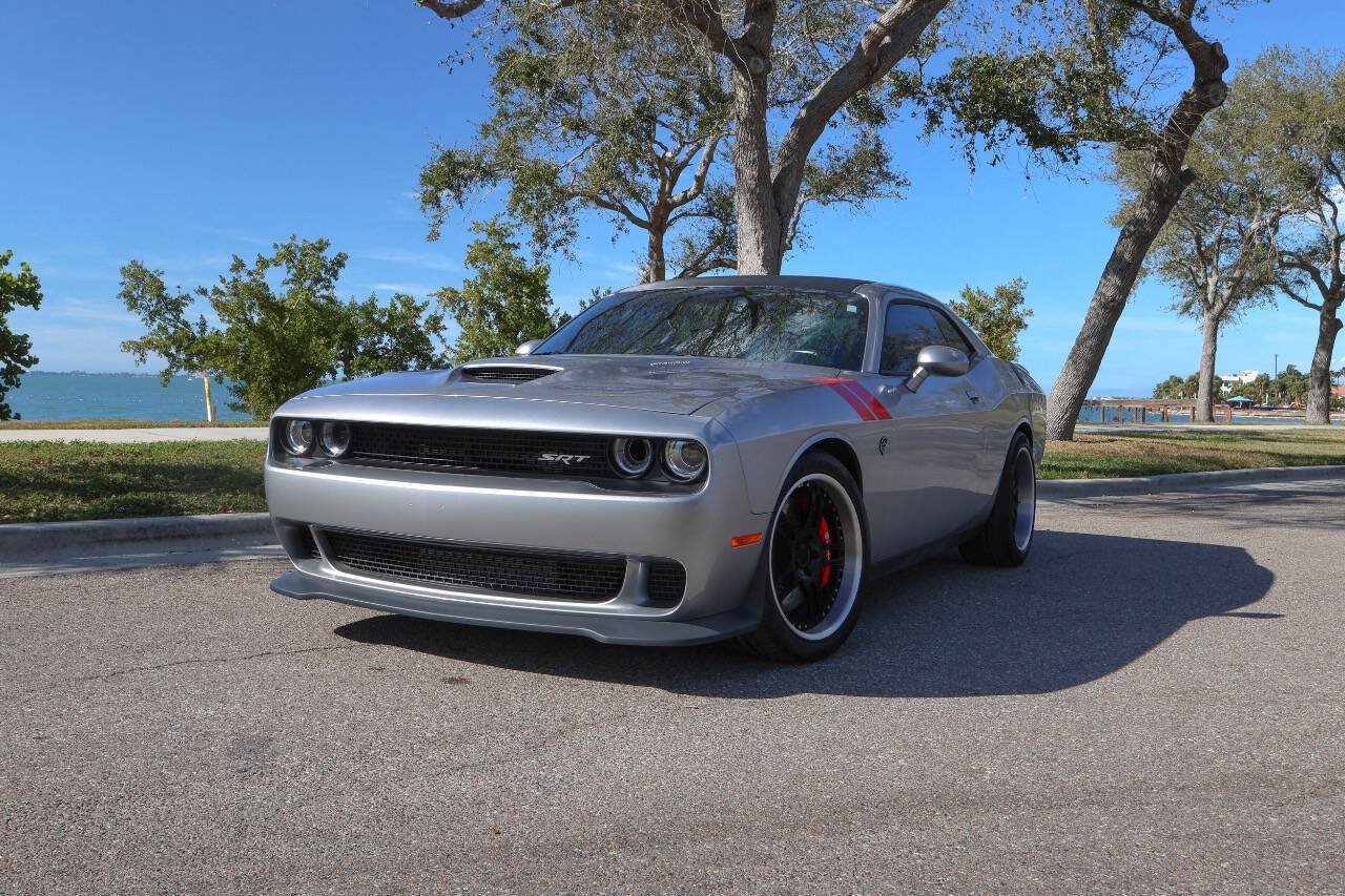 Used 2015 Dodge Challenger SRT Hellcat RWD image 10