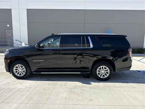 Used 2024 Chevrolet Suburban LT image 6