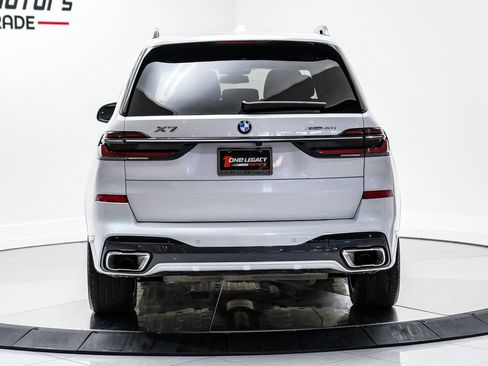 Used 2025 BMW X7 xDrive40i AWD/4WD image 11