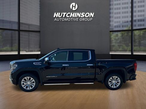 Used 2025 GMC Sierra 1500 Denali w/ Technology Package AWD/4WD image 4