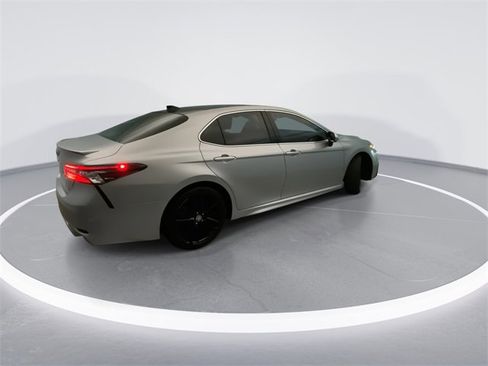 Used 2021 Toyota Camry XSE image 4