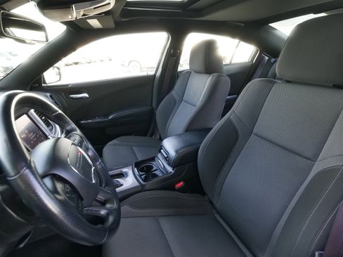 Used 2021 Dodge Charger SXT w/ Blacktop Package image 19