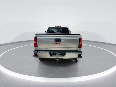 Used 2018 GMC Sierra 2500 Denali w/ Duramax Plus Package AWD/4WD image 7