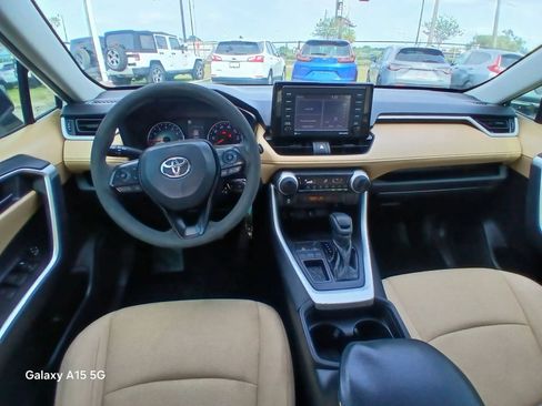 Used 2021 Toyota RAV4 LE FWD image 24