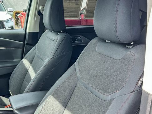 Used 2025 Ford Explorer Active RWD image 24
