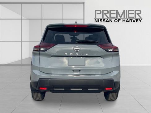 New 2026 Nissan Rogue SV FWD image 4