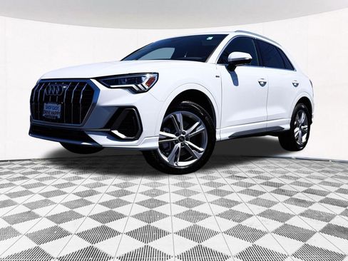 Used 2022 Audi Q3 2.0T Premium Plus AWD/4WD image 2