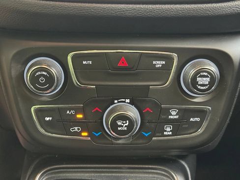 Used 2018 Jeep Compass Trailhawk w/ Cold Weather Group AWD/4WD image 43