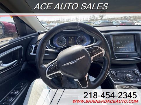 Used 2017 Chrysler 200 Limited Platinum w/ Comfort & Convenience Group FWD image 12