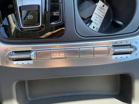 New 2026 Kia Carnival SX image 8