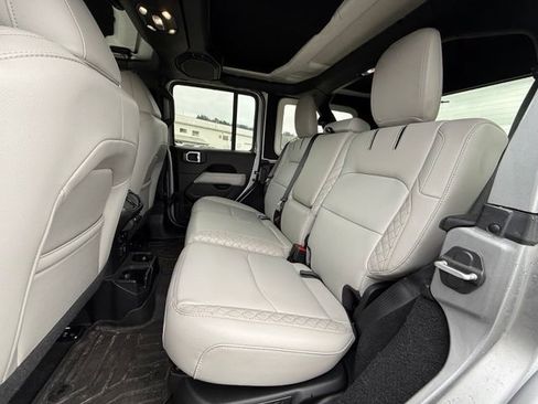 Used 2021 Jeep Wrangler Unlimited Sahara AWD/4WD image 12