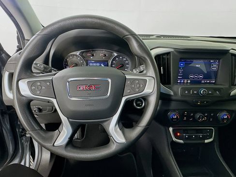 Used 2024 GMC Terrain SLE w/ Driver Convenience Package FWD image 11