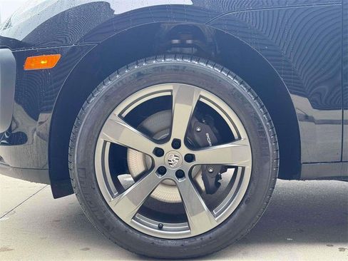 New 2026 Porsche Macan AWD/4WD image 12