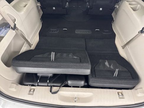 Used 2024 Chrysler Pacifica Touring-L image 27