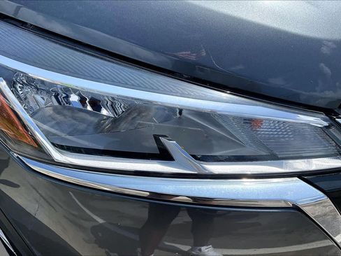 Certified 2025 Nissan Kicks Play S FWD image 27