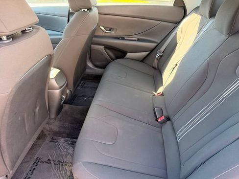 Used 2025 Hyundai Elantra Hybrid FWD image 7
