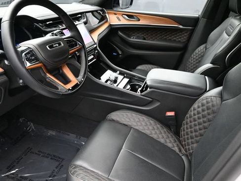 Used 2025 Jeep Grand Cherokee L Summit AWD/4WD image 19