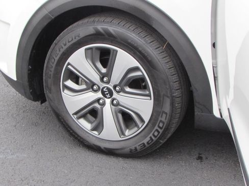 Used 2019 Kia Niro EX image 10