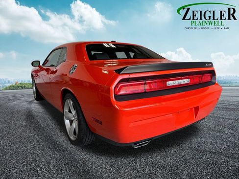 Used 2009 Dodge Challenger SRT8 RWD image 4